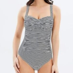 Bond-Eye Australia Twist Top One Piece Swimsuit SZ 6